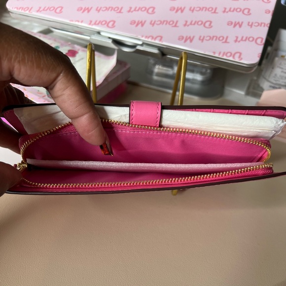 RARE COACH Smooth Leather Skinny Slim Continental Bi-fold Wallet in Petunia 🌸😍 - Picture 6 of 11